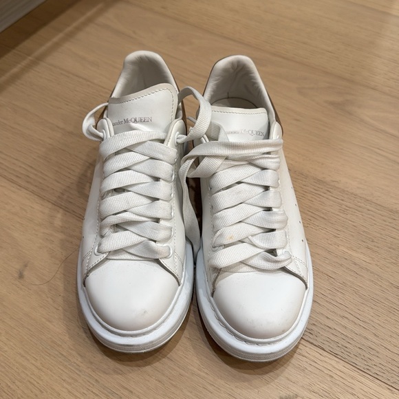 Alexander McQueen Oversize leather trainers size 37 - Picture 7 of 10